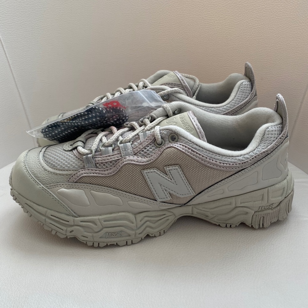 New balance Hershel mens size 9